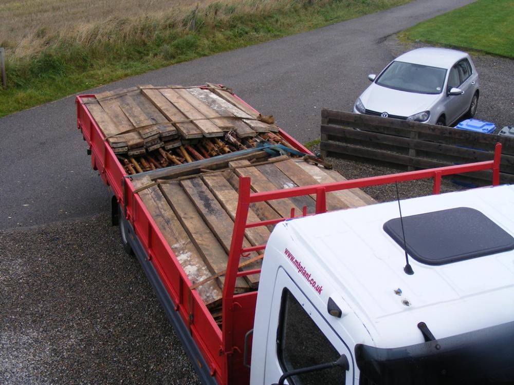 scaffold on lorry.jpg