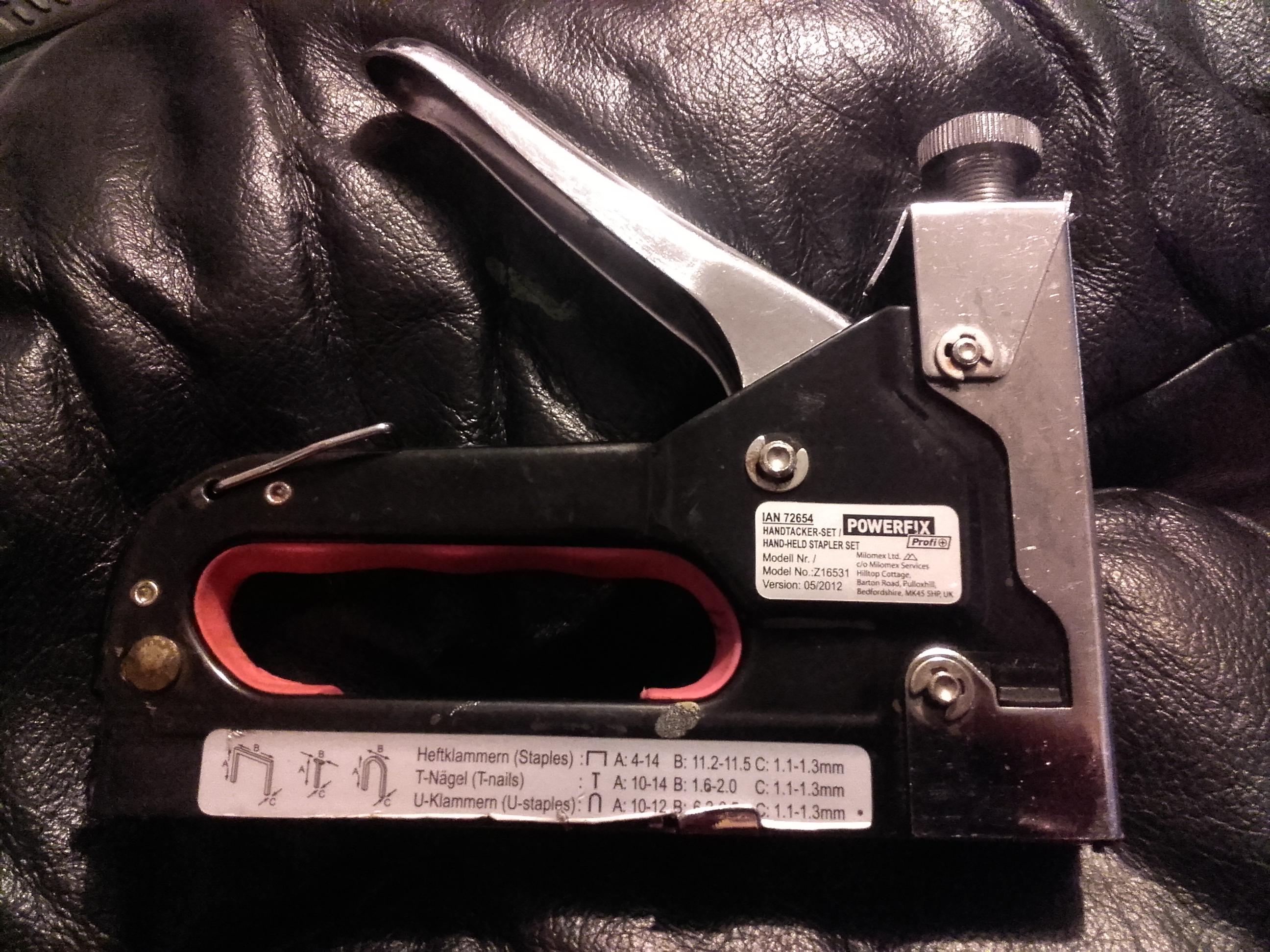 FANTASTIC. Powerfix Lidl staple gun set. Manual stapler. parkside