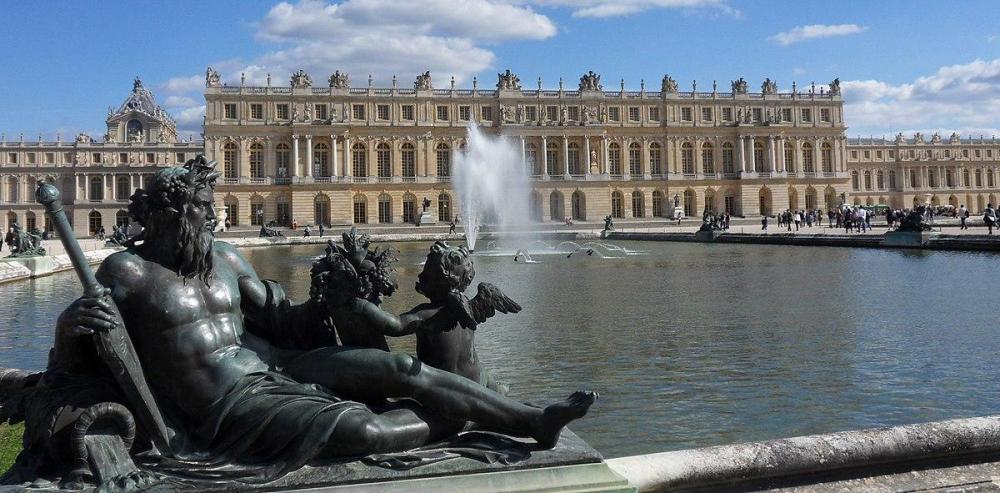1200px-Versailles-Chateau-Jardins02_(cropped).thumb.jpg.49b3fec2078c0cba92ded3950ae9ca48.jpg