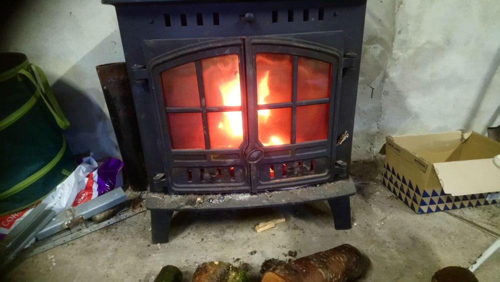 woodstove.thumb.JPG.726160ed04a8941233bd23610a40c515.JPG