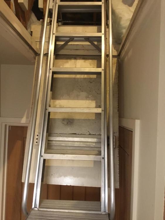 loft ladder 2.JPG