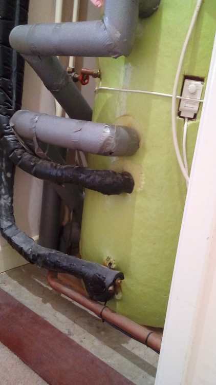 HotWatertankconnections.thumb.jpg.0046a222c0c918a6c9e67192ad5fcb60.jpg