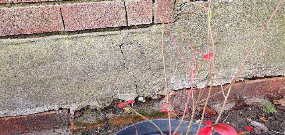 concrete crack.jpg