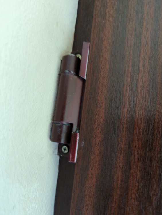 Front Door Hinge -  Broken.jpg