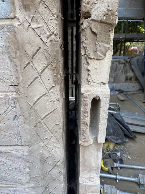 wall2.thumb.jpg.f64bcc8b2235c6718dd571cfe853a7b5.jpg