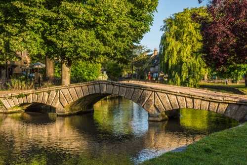 Bourton-on-the-Water-9058_2.jpg.5e2adcb748eb19e79f341e87de4f04b3.jpg