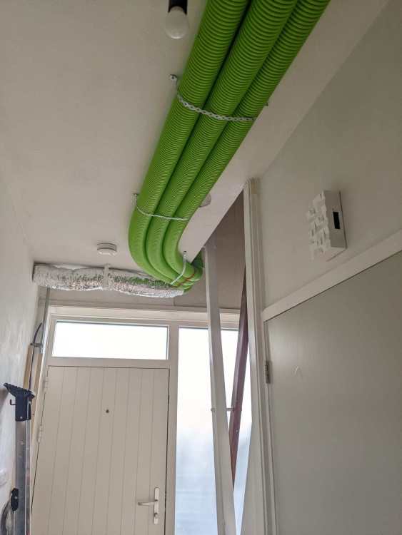 Hallway ceiling to front.jpeg